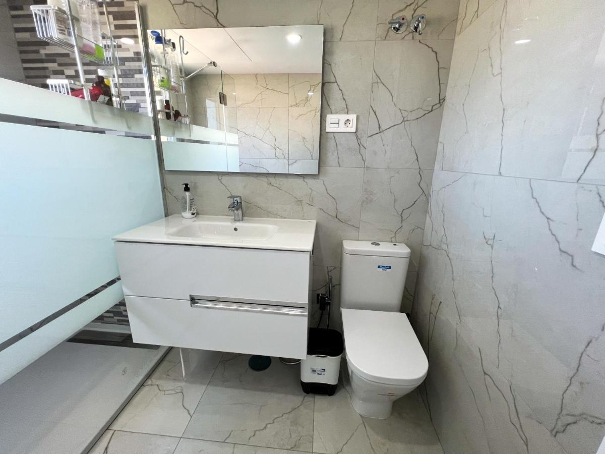 Luxury Three Bedroom Apartment At 에스테포나 외부 사진