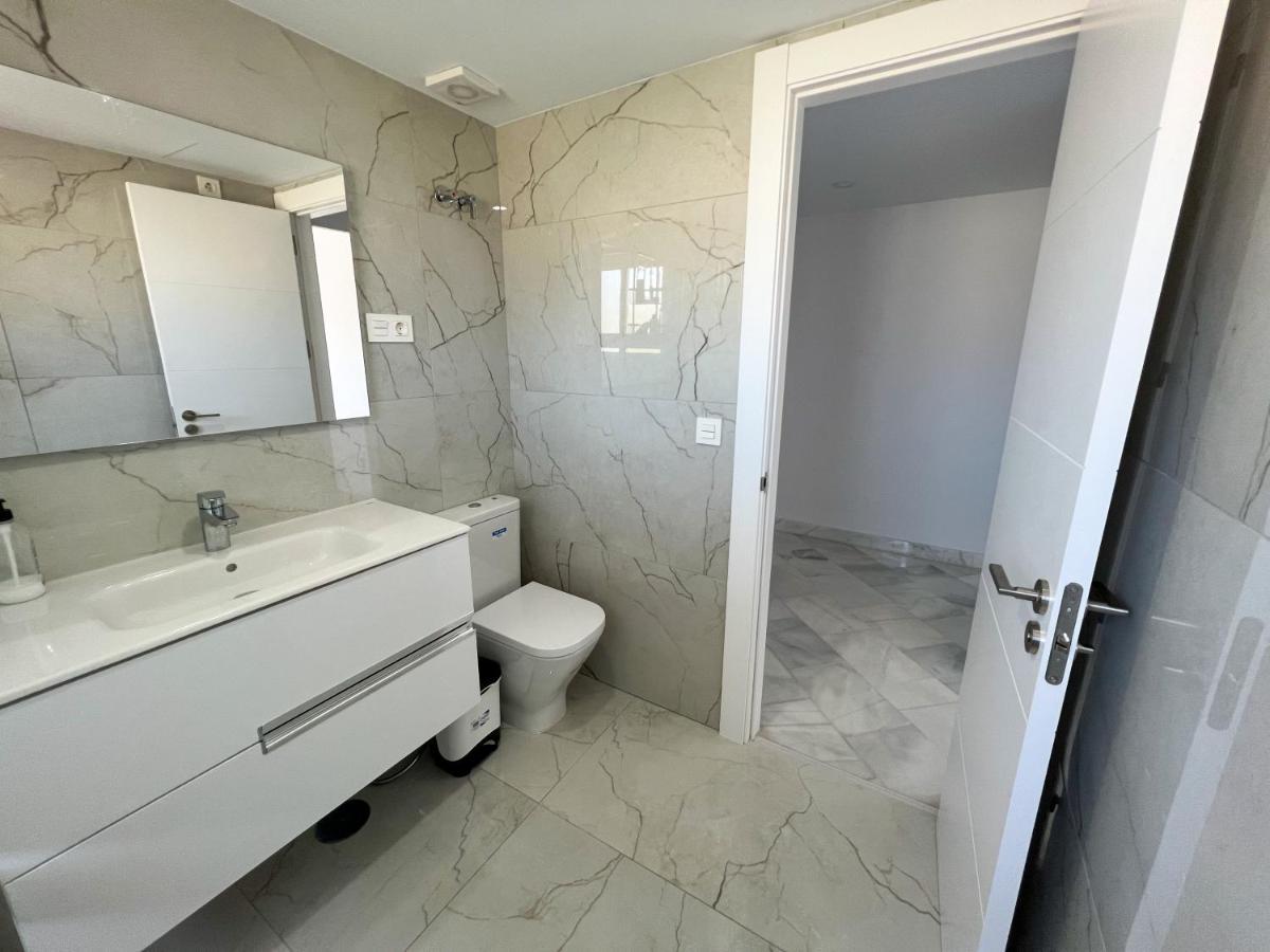 Luxury Three Bedroom Apartment At 에스테포나 외부 사진